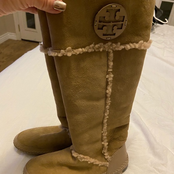 Tory Burch shearling boots - Picture 2 of 4